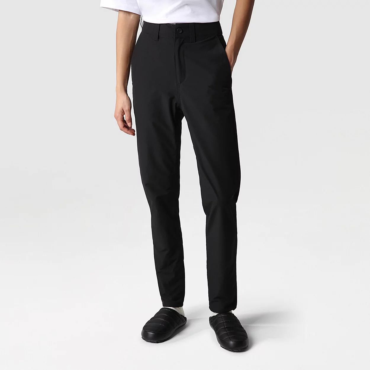 The North Face Pantalon Droit Slim Classic Pour Femme 2 The North Face Pantalon Droit Slim Classic Pour Femme – Image 2