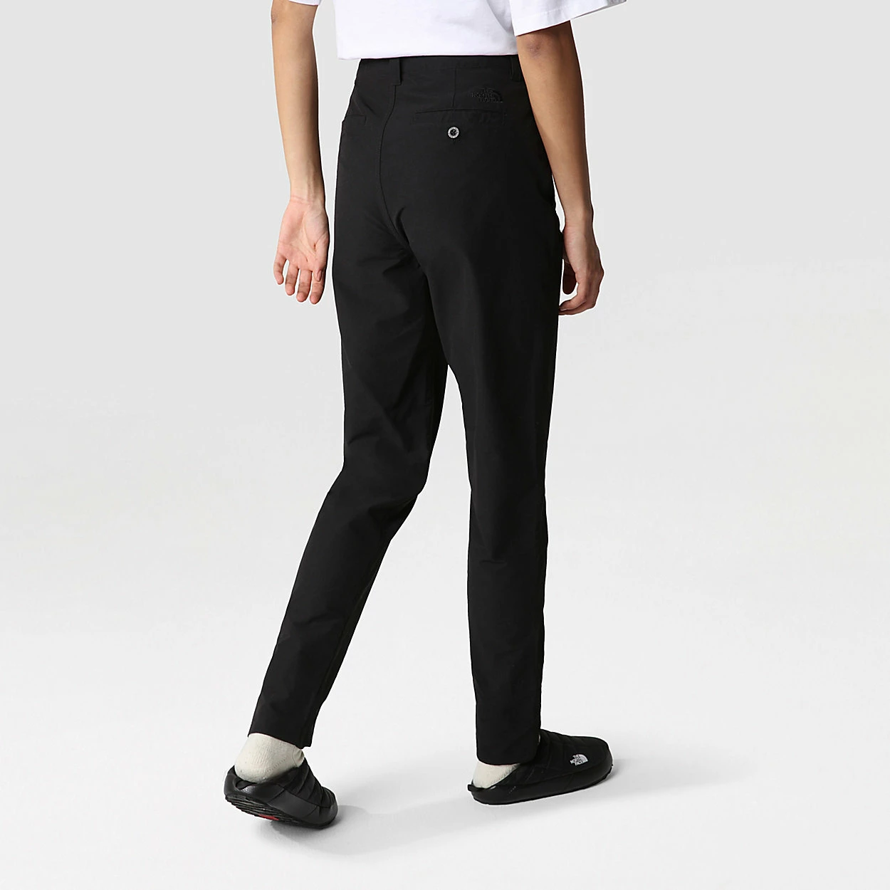 The North Face Pantalon Droit Slim Classic Pour Femme 4 The North Face Pantalon Droit Slim Classic Pour Femme – Image 4