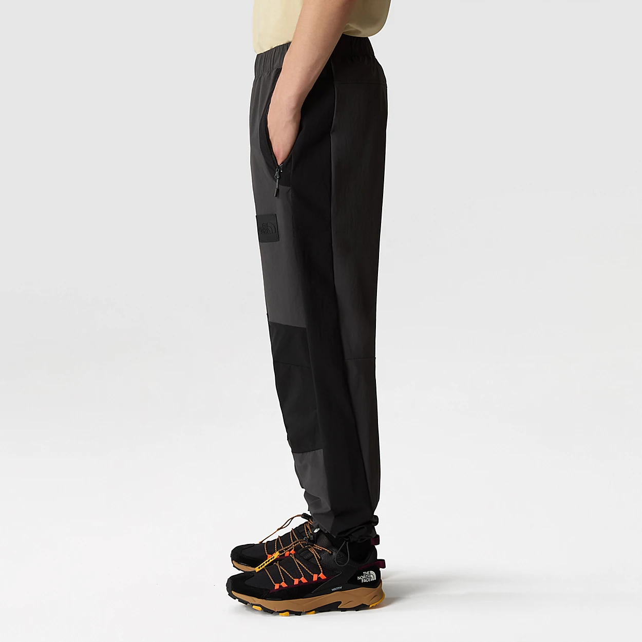 The North Face Pantalon D'ensemble Déperlant NSE Pour Homme 3 The North Face Pantalon D'ensemble Déperlant NSE Pour Homme – Image 3